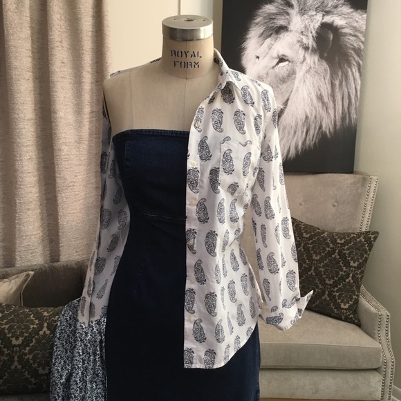 Old Navy Tops - Old Navy Paisley Print Button Down